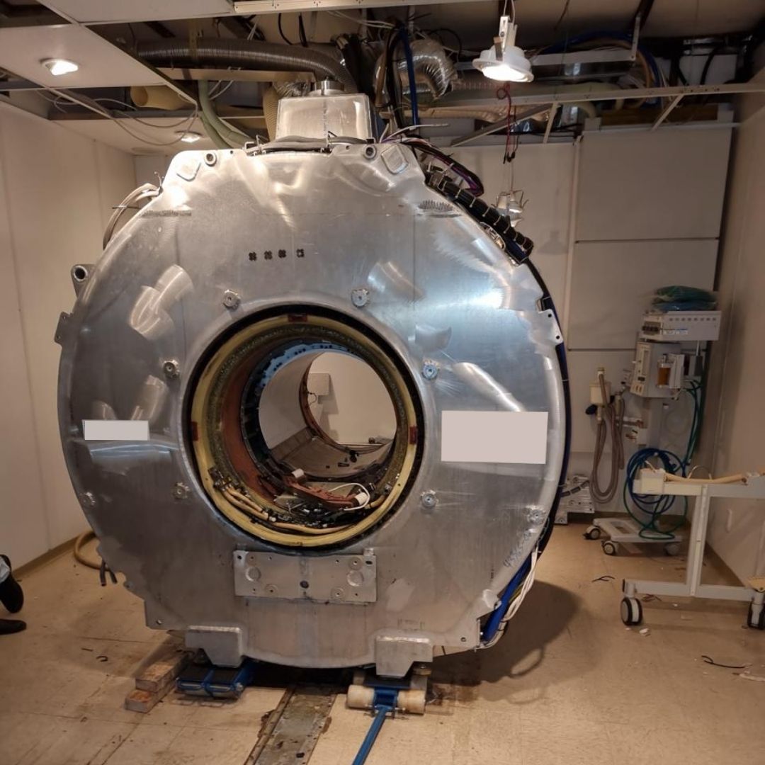 Magneto de ressonância magnética preparado para remoção